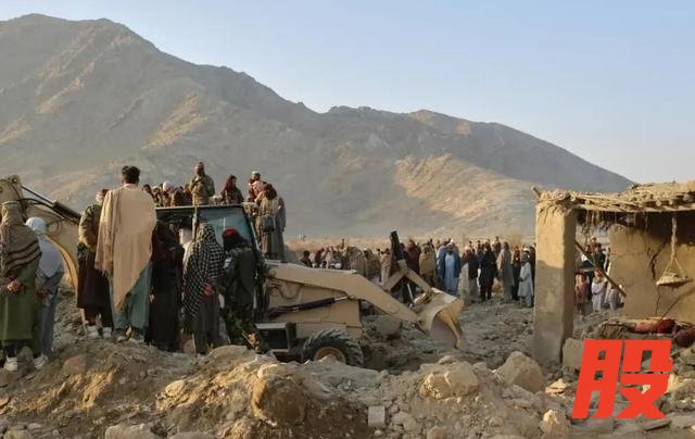 巴阿交火 “铁杆兄弟”为何反目成仇 背后的利益纠葛